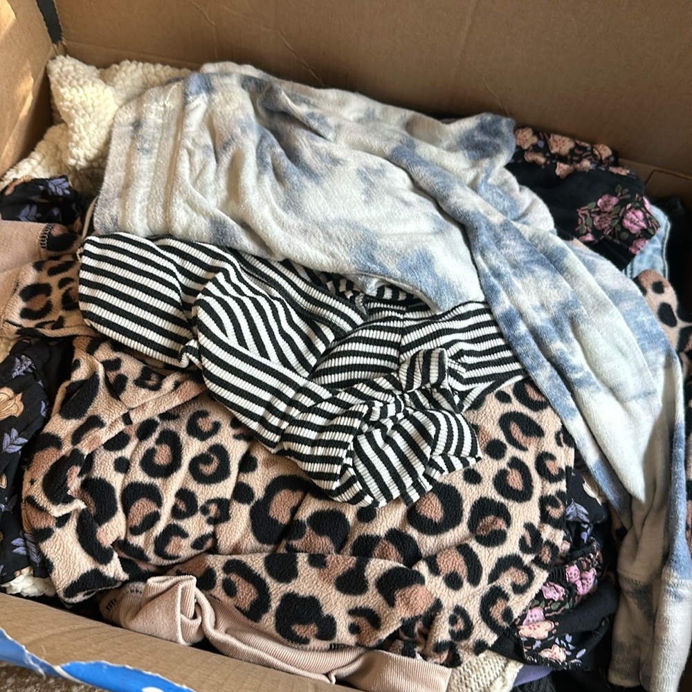 Box of kids clothes size 6 girls
